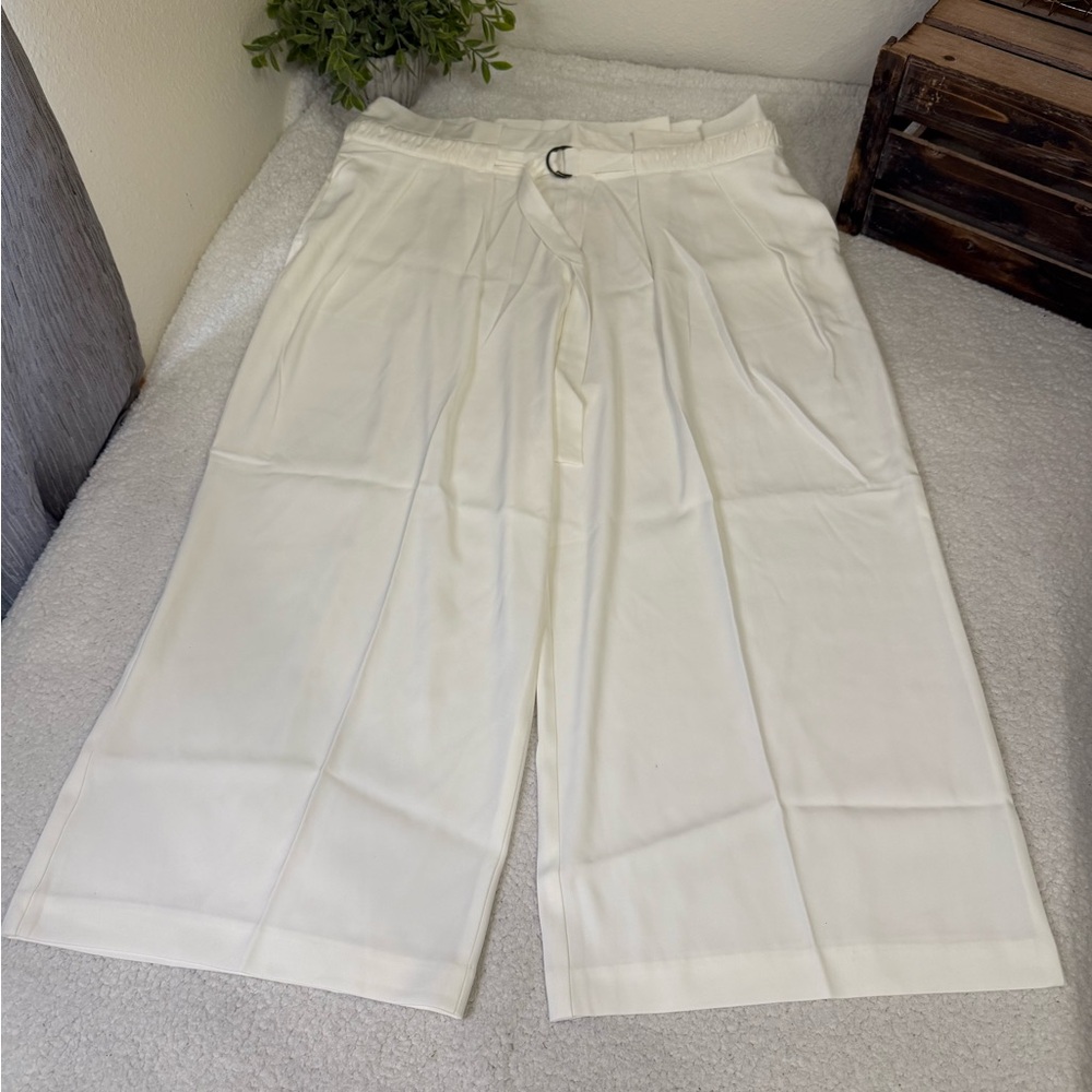 Choosy white belted pants size 20